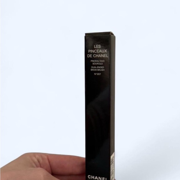 CHANEL Les Pinceaux Dual-Ended Brow Brush in Black